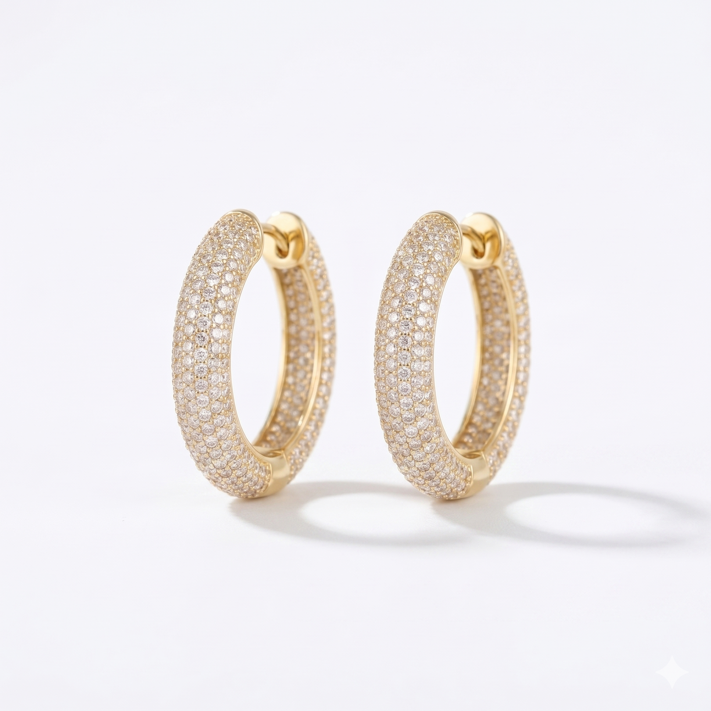 Brinco Stud Cushion Halo Zircônia