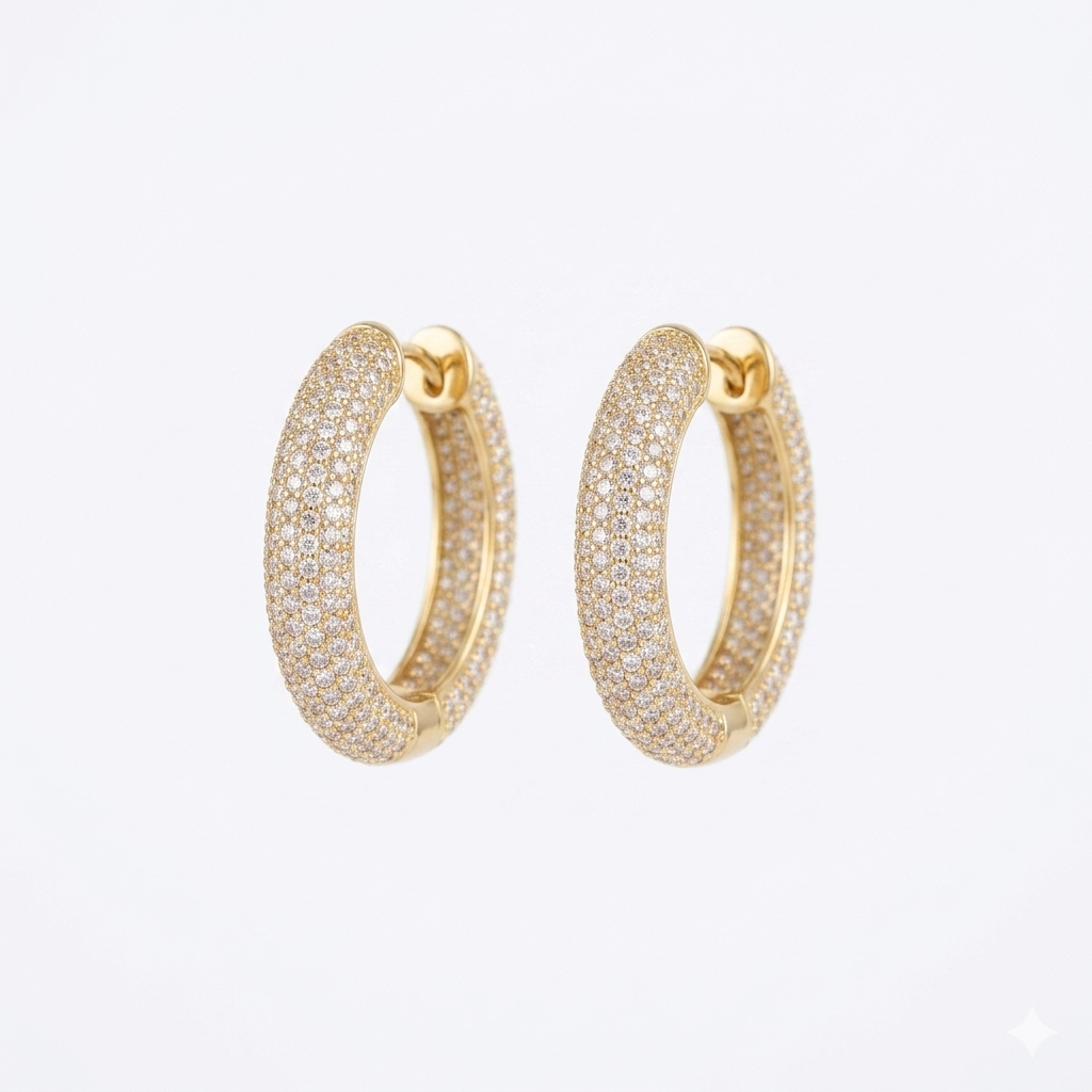 Argola oval chunky pavê zircônia ouro CP Imports editorial
